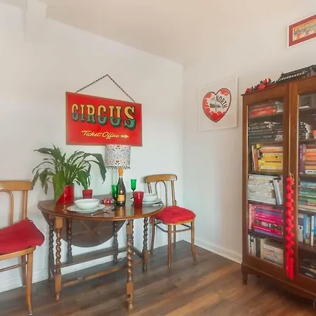 Alnwick Book Nook - Dog Friendly Apartment Exterior photo